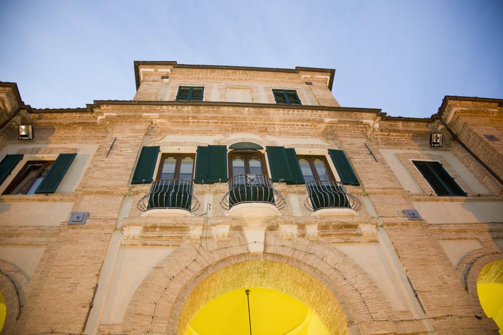 Marchese Del Grillo Hotel Fabriano Luaran gambar