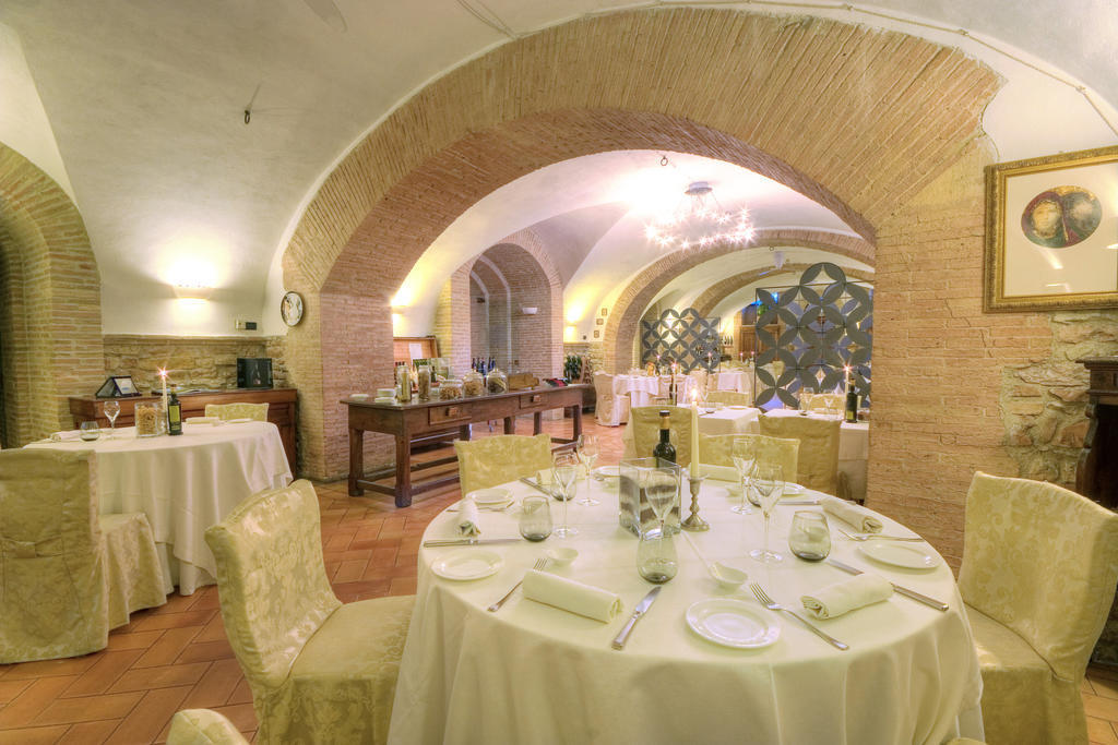 Marchese Del Grillo Hotel Fabriano Luaran gambar